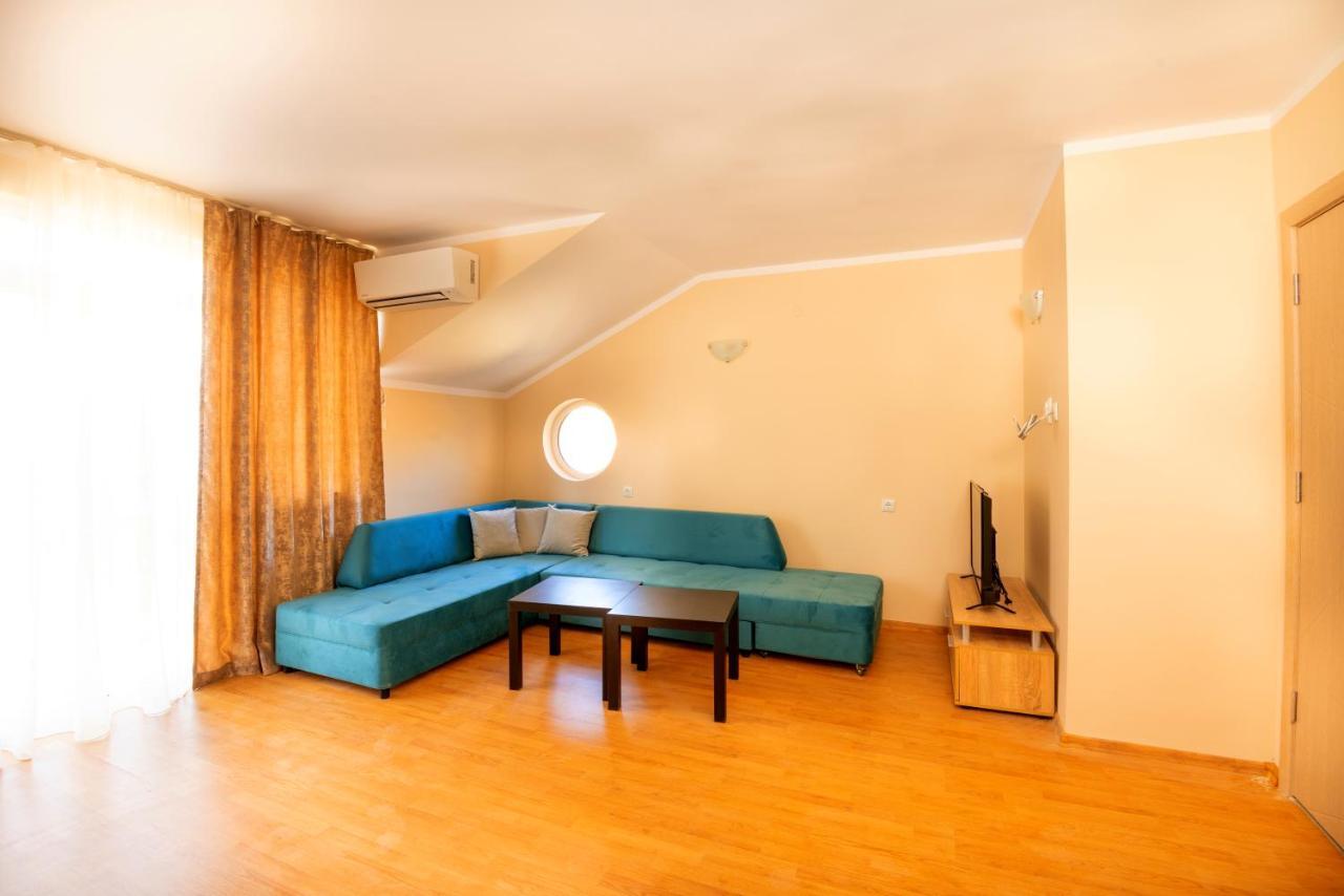 House With Garden Affittacamere Pomorie